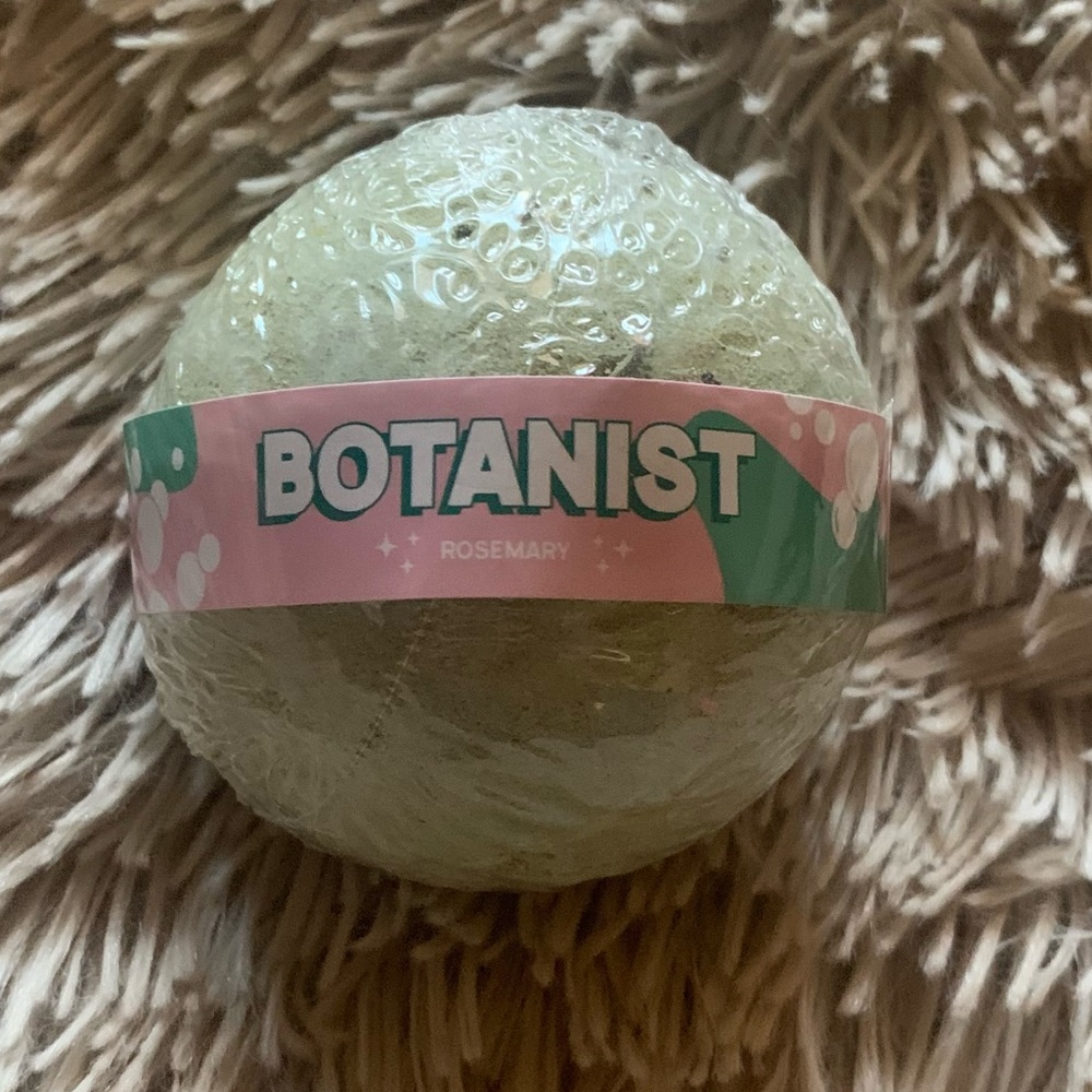 Rosemary bath bomb - Picture 2 of 2